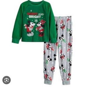 Disney Kids Festive Green and Gray Mickey Mouse Pajama Set